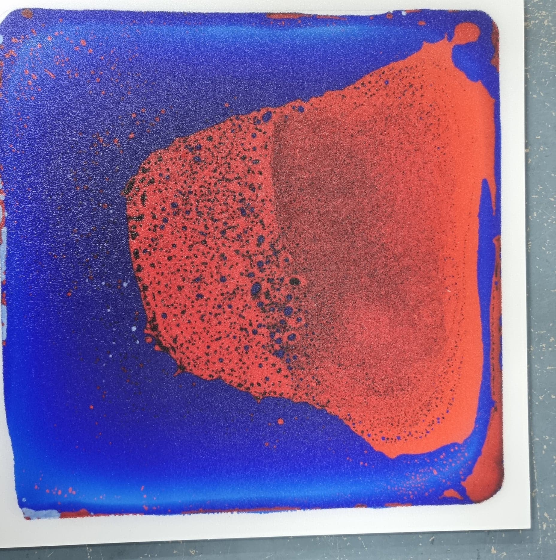 Focus Animated Sensory Floor Tile – Blue and Red