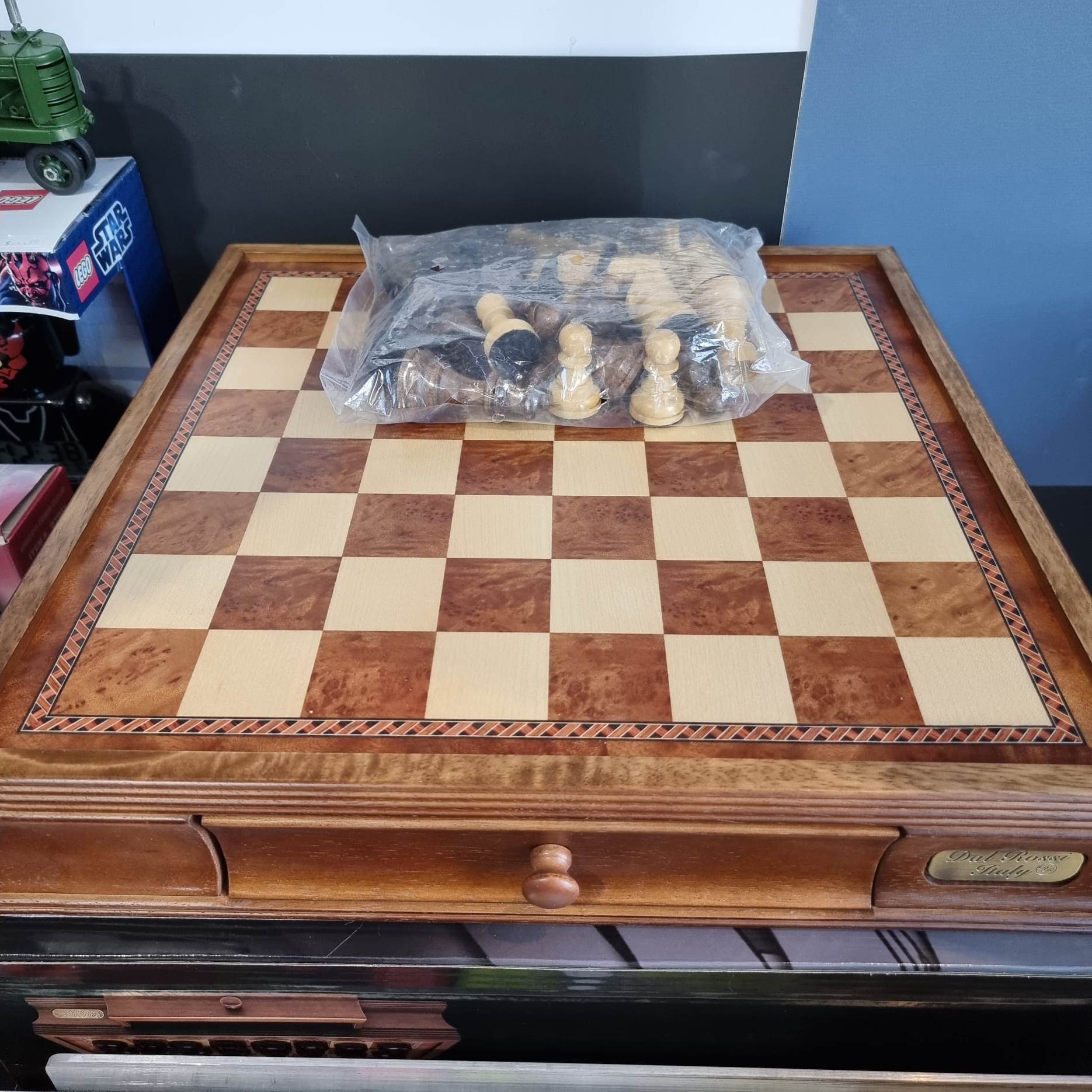 Dal Rossi 16 inch wooden inlay with drawers and 85mm weighted pieces