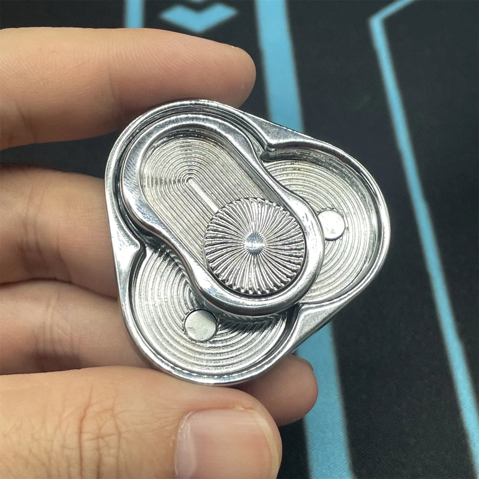 Textured Tri Slider Magnetic Fidget